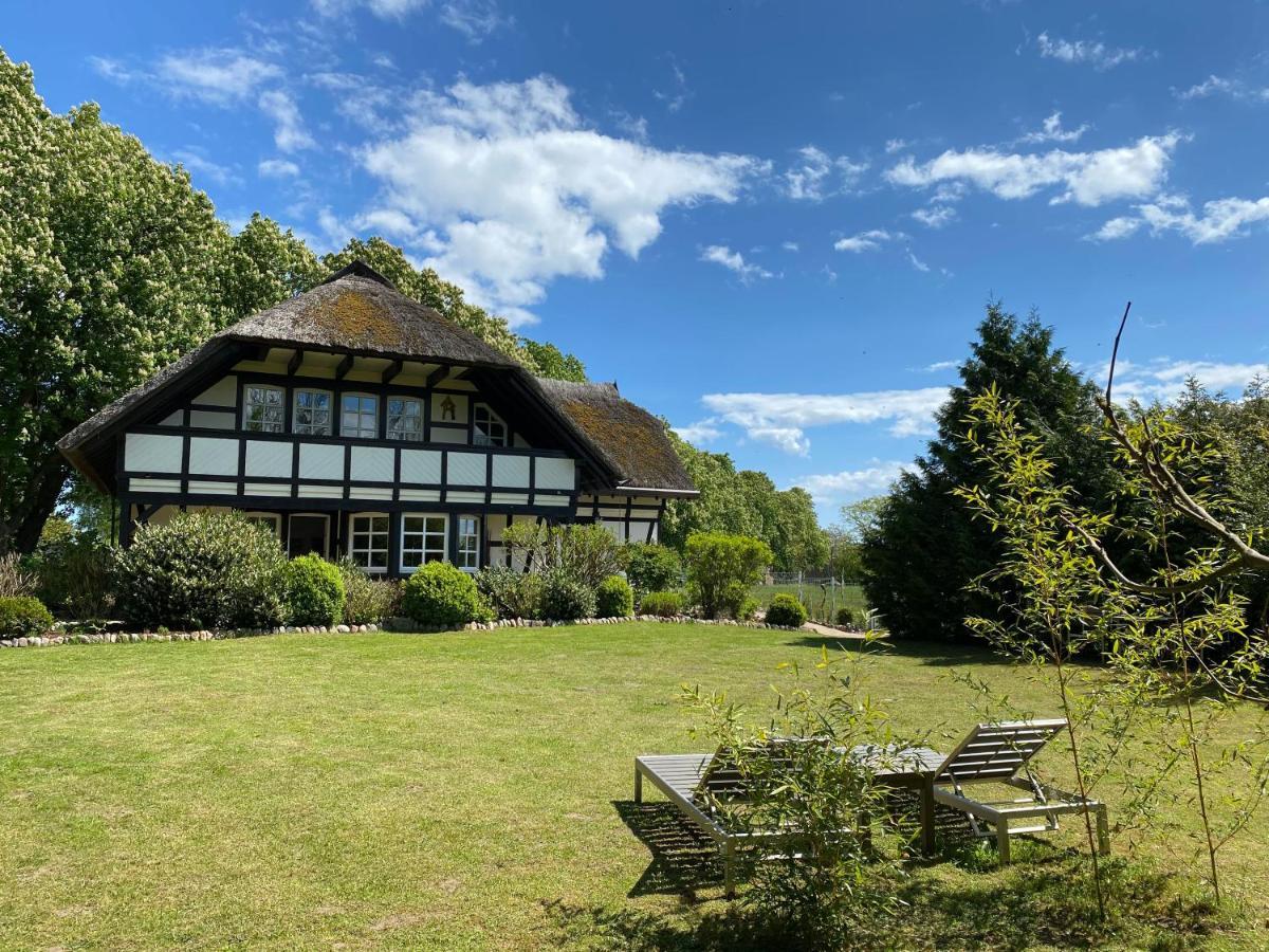 Reetdachfachwerkvilla Am Wiesengrund Bergen Auf Rugen Luaran gambar